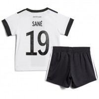 Njemačka Leroy Sane #19 Domaci Dres za djecu SP 2022 Kratak Rukav (+ Kratke hlače)